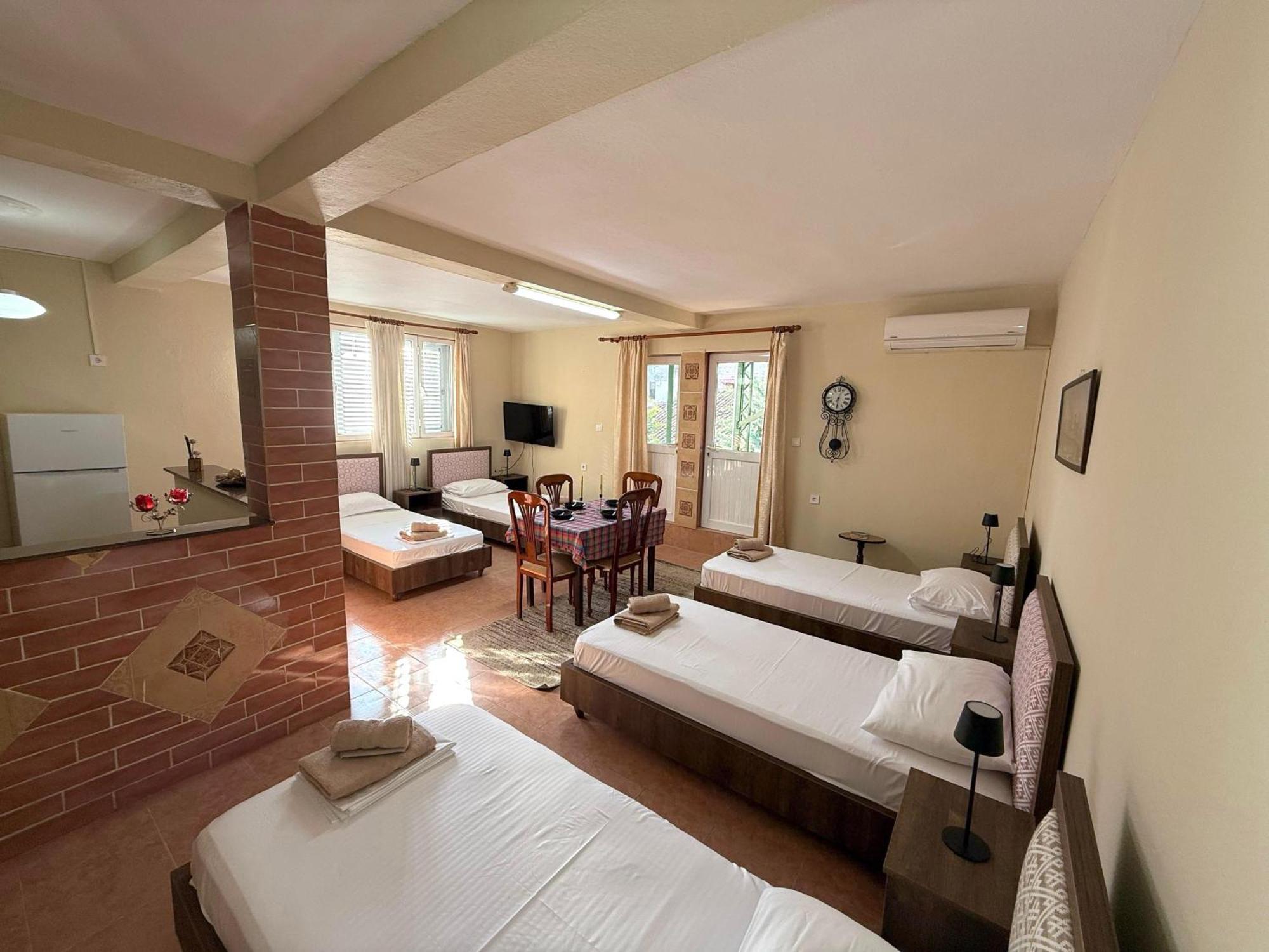 Shkodra Guest House & Trips 외부 사진