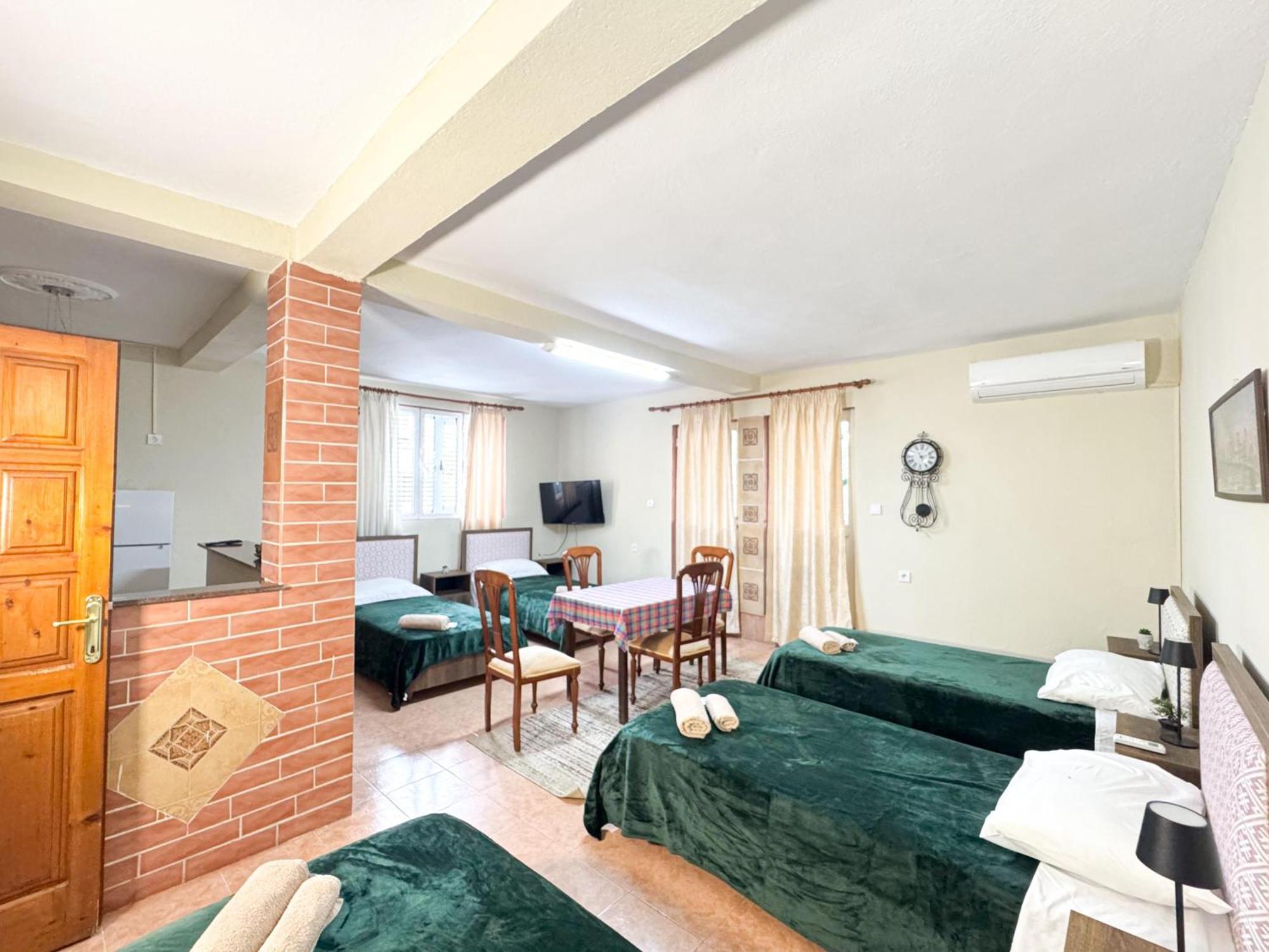 Shkodra Guest House & Trips 외부 사진